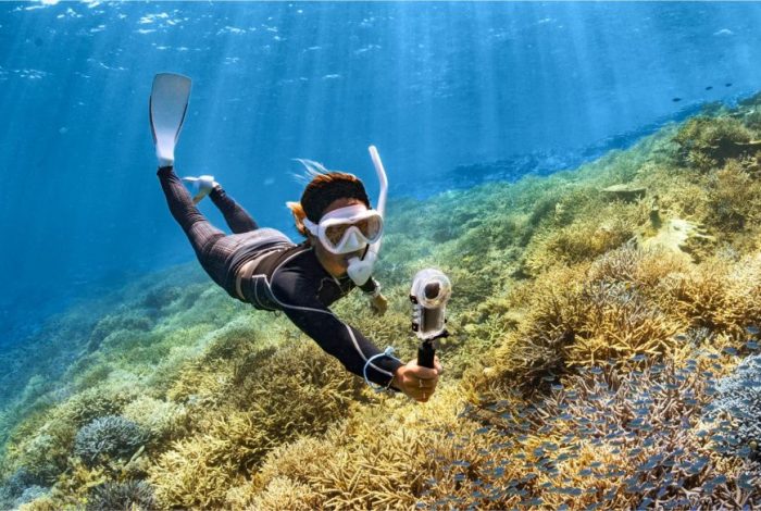 insta360-x3-invisible-dive-kit-exibart-street-photography-00-1038x584